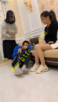 3ddkmhqbbjx.jpg