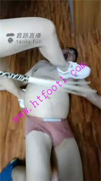 ueaywfoofug.jpg