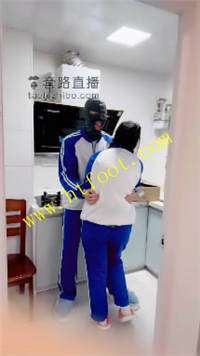 p545g1bm0jj.jpg