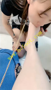 poufofl5urc.jpg