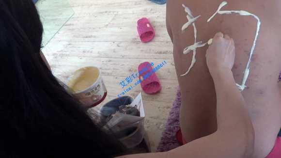 rwft35xbb4a.jpg