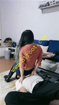 datv4zji5a4.jpg