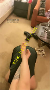 1uc1pw0aerj.jpg