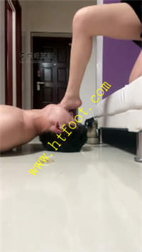 uwa0s4yiysu.jpg