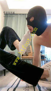 mdzpok145k0.jpg