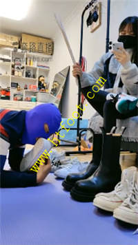 q2143kwpdgq.jpg