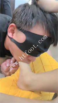 trr0divk0wc.jpg