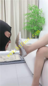vekv24ukad0.jpg