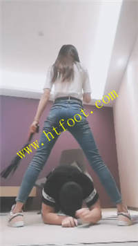 1kawsduinbq.jpg