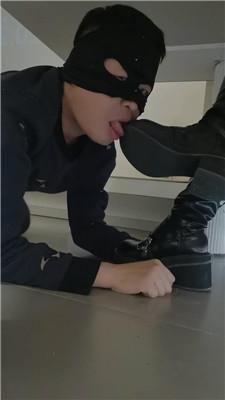 gn5tu2ydwab.jpg