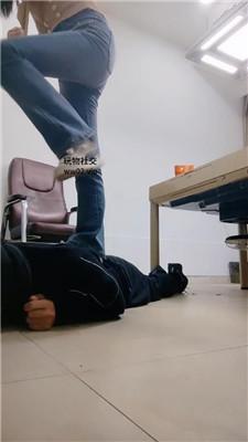 2umpeeukxed.jpg