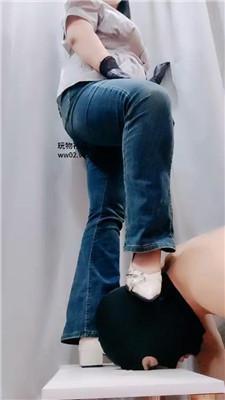 3055j1eeomi.jpg