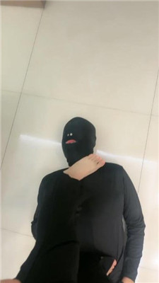 h4gplrp10zw.jpg