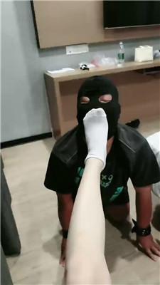 rzhkoupeg0j.jpg