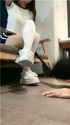 kyzlkkt2afy.jpg