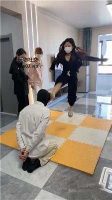 xcunf2tbei2.jpg