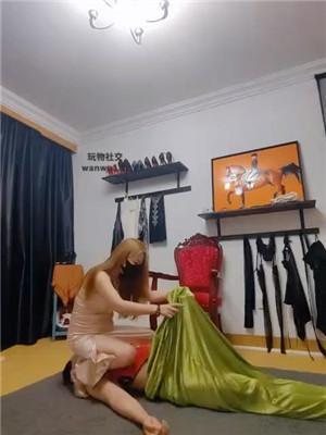 s1mv0k12axy.jpg