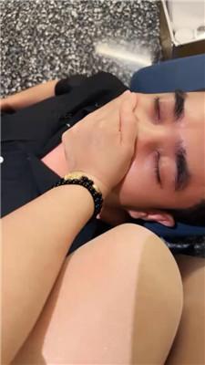 4kzwzxcffy0.jpg