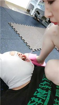 b2ypdduwst3.jpg