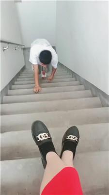 0krkif0jsq1.jpg