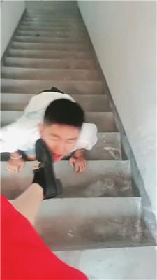 oqg2dds2xi1.jpg