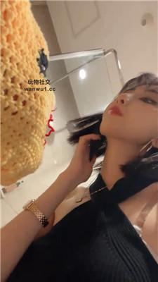 wfxjvg1eaw4.jpg