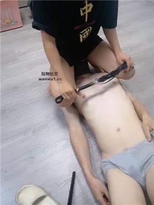 1qmc4yfq2l2.jpg