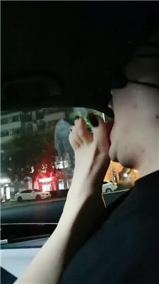 sssk1ib4d0e.jpg