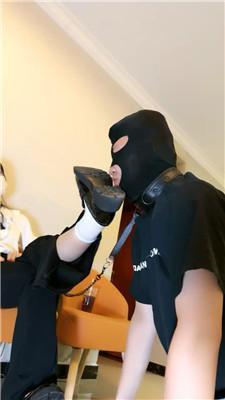 gqq4z1aquch.jpg