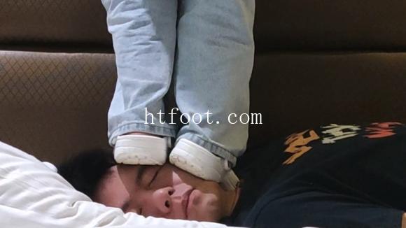 111301j6xsm0swcmj8krmb.jpg