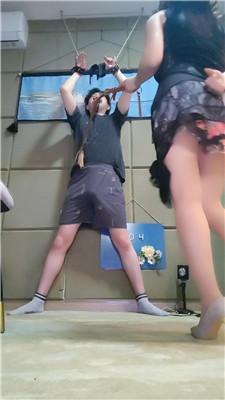 0y1jyhvsm05.jpg