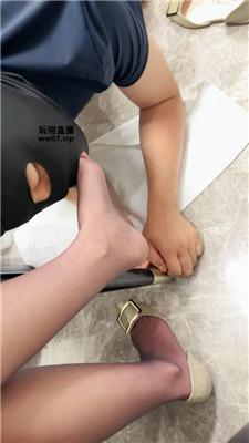 q5lprfxbqjn.jpg