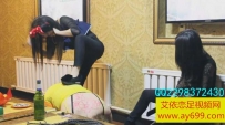 2203 KTV两长发美女S极度羞辱（四）
