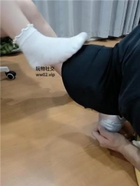 【调教视频】【拽拽】超臭皮鞋白棉袜碾压踩 JS240915-23
