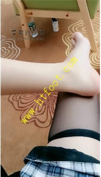 TL25910 鱼鱼】家奴舔足深喉专场64分钟