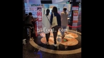 AC549 B788 - 无意识俩小姐姐运动鞋踩全手（突然掉钥匙+察觉探手）