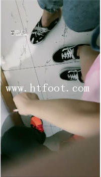 TL17576 安蔓M三个素人不把我当人玩45分钟