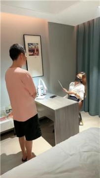 【调教视频】【七颜】上司高压暴揍下属-强制圣水/耳光踢裆/深喉虐乳【双视角】bf45747