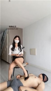 【调教视频】【甜一】裸足插嘴/高跟美腿踩 bf44056