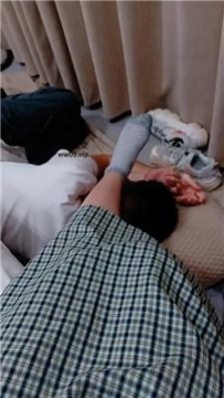 【调教视频】【奇了怪了】傻狗喜欢我跑步后用鞋袜玩它 JS240928-12