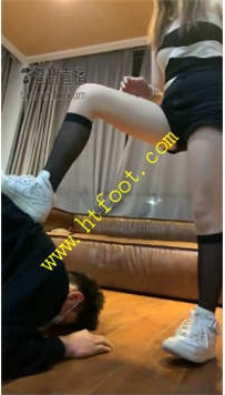 TL24410 甜甜Master】当着朋友面调教同龄狗80分钟