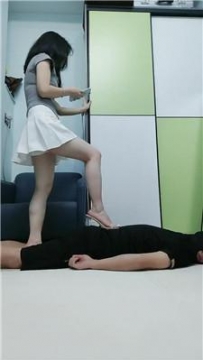 【调教视频】【云儿】奖励贱奴吃脚皮 bf45937