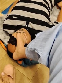 【调教视频】【上海汤圆】女儿裸足蹂躏踩继父【下】 JS240829-21