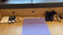 32339  【黑丝诱惑】贱狗给沐沐主人清理多双脏鞋底