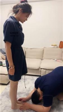 【调教视频】【埋汰】高跟肉丝美腿诱惑虐夫奴 bf45561