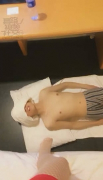 TL1135 SSS双子姬影视 白丝袜 40大腿深喉小骚狗 1216