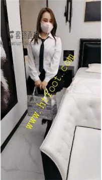 TL24732 三三】开发中介小哥41分钟