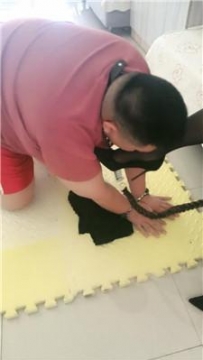 【调教视频】【冰色】清理脏鞋底/掐乳/黑丝脚狂舔 JS240928-20