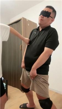 【调教视频】【上海学生主】连环重度踢裆 JS240920-1