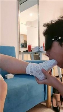 【调教视频】【蓝蓝大s】白袜脚挑战超强深喉 bf44838